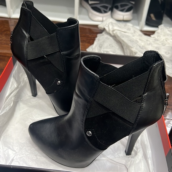 Leather bootie like new no marks - Picture 4 of 6